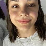 offro lezioni di inglese per tutte le età sia online che in presenza (nola), ho un diploma di liceo linguistico e un B2